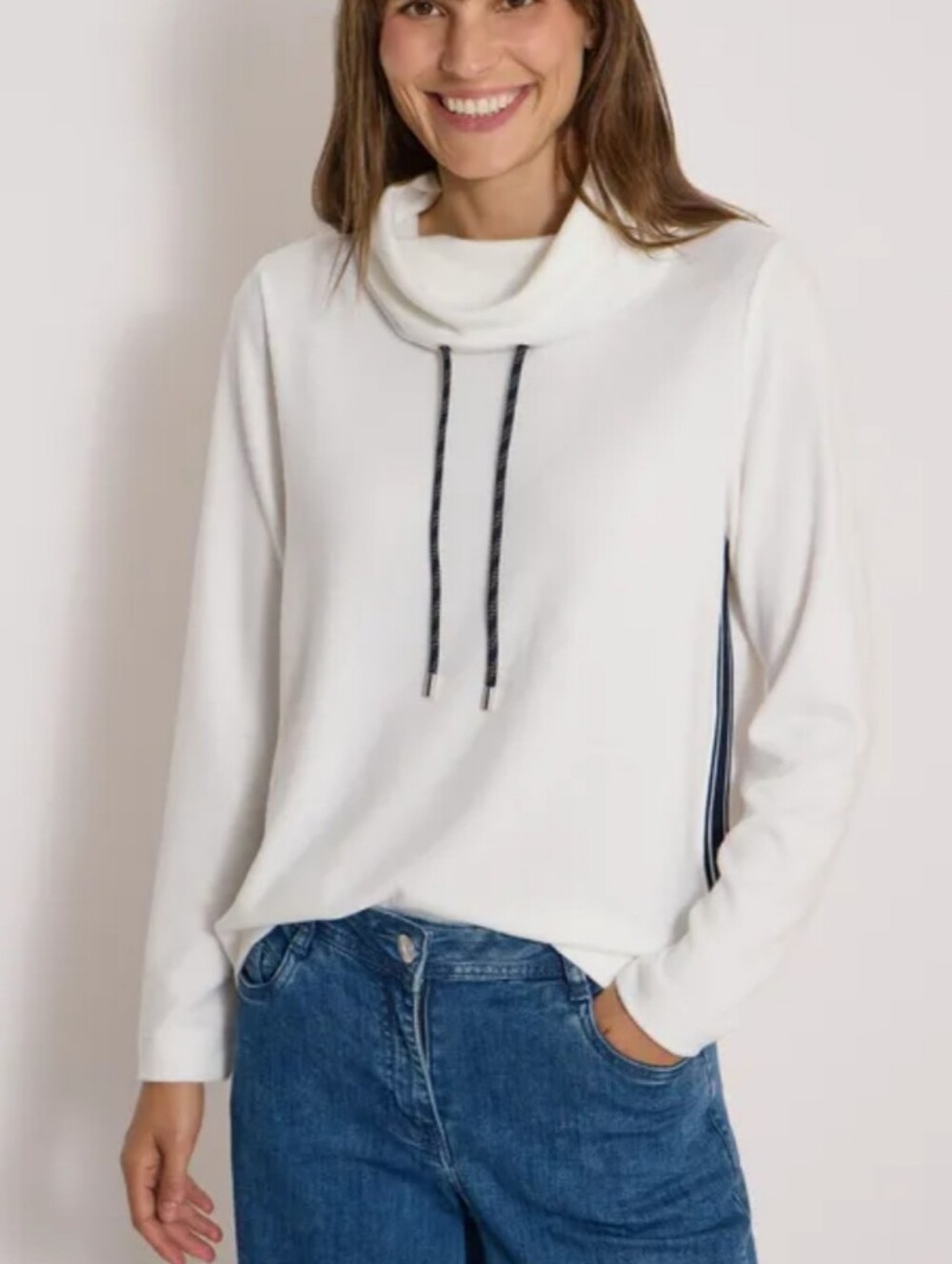 White long sleeve sweater